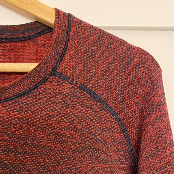 Mens Lululemon long sleeve shirt - Picture 5 of 10